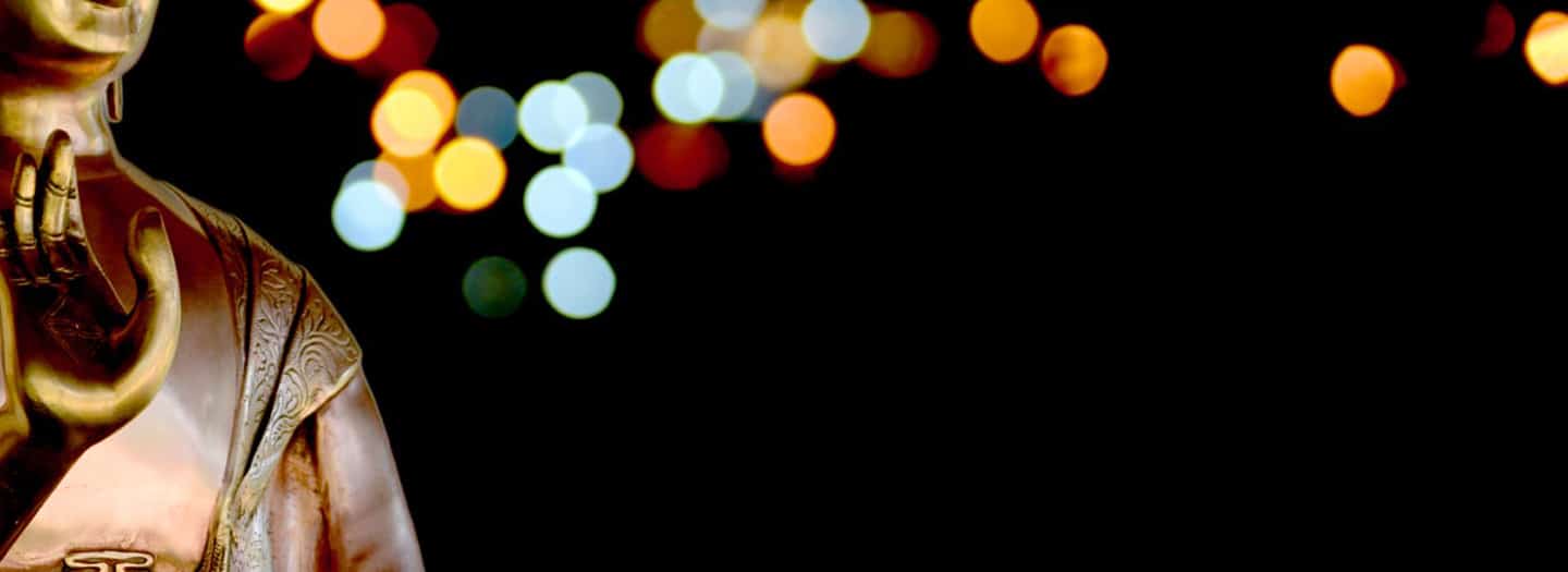 Thủ tục thay bàn thờ mới, bỏ bàn thờ cũ, di chuyển bàn thờ gia tiên.